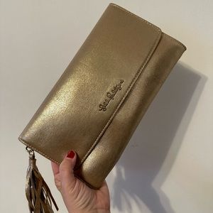 Lilly Pulitzer gold Ibiza clutch. Like new with tag. Holiday bag